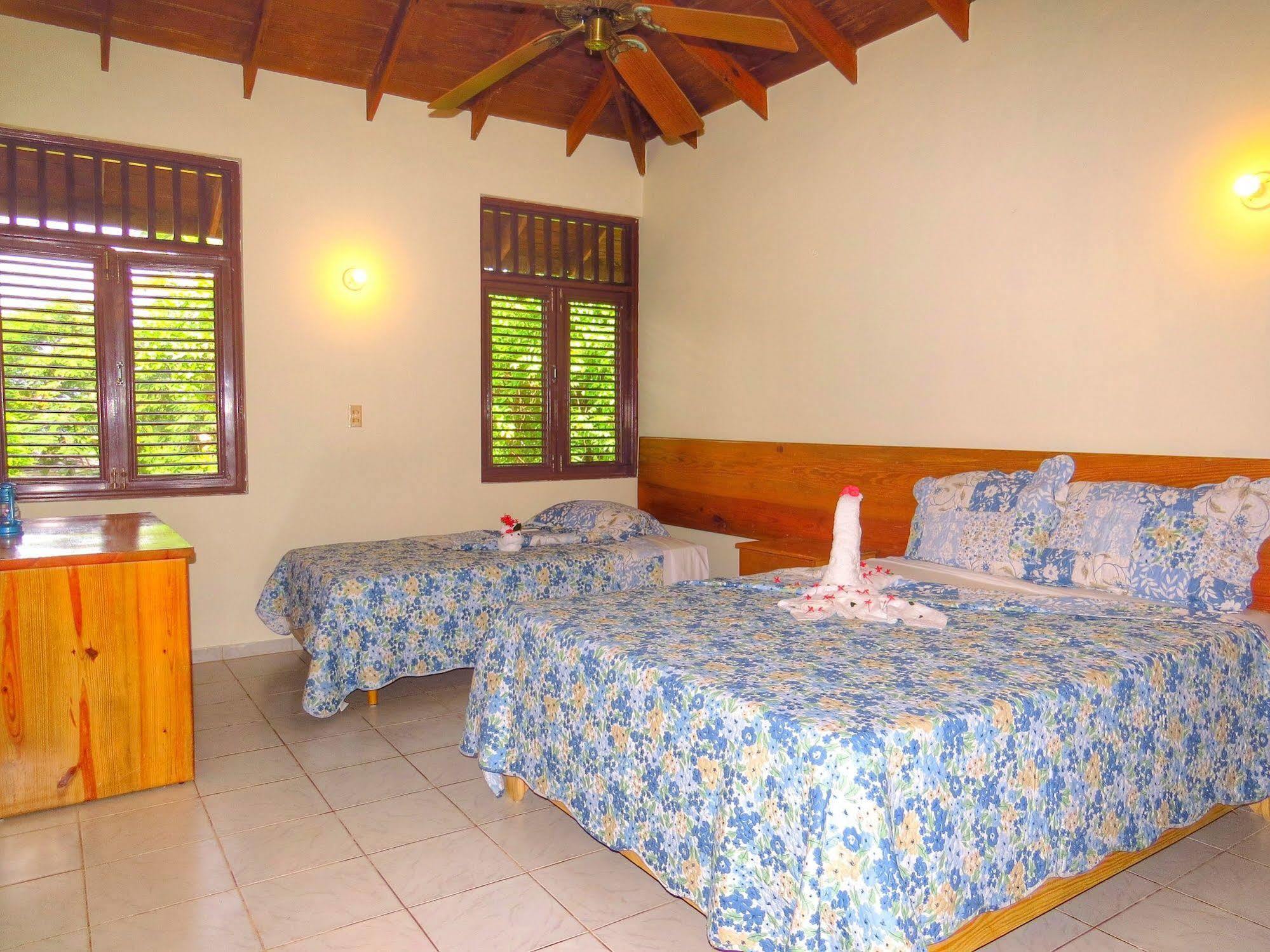 El Pelicano Apart-Hotel Las Galeras Exterior foto